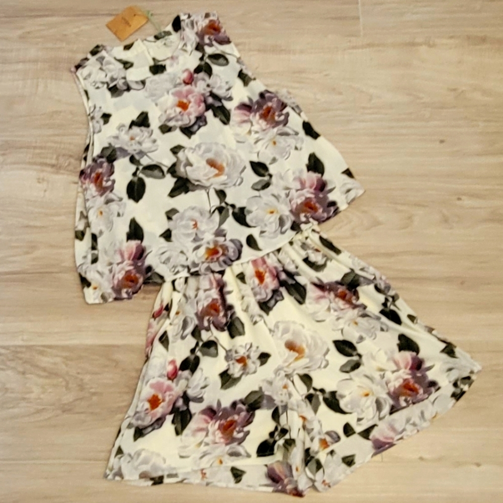 NWT Umgee Floral Romper